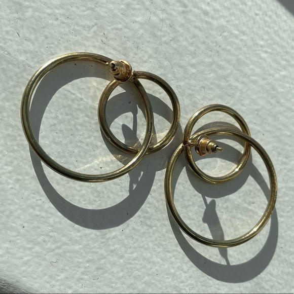 Metal modern earrings - Picture 2 of 2